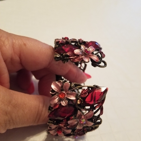 Pink crystals and Flower 1 and 1/2 inch cuff Braclet - Picture 2 of 4